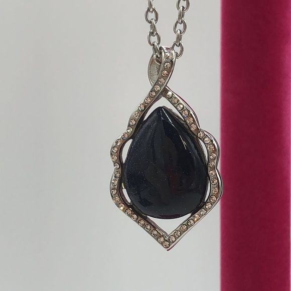 Lovely silver necklace w/purple stone surrounded with clear crystals. 10” chain - Picture 3 of 6